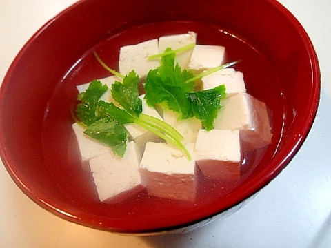 白だし＆穀物酢で　豆腐とみつばのお吸い物♪